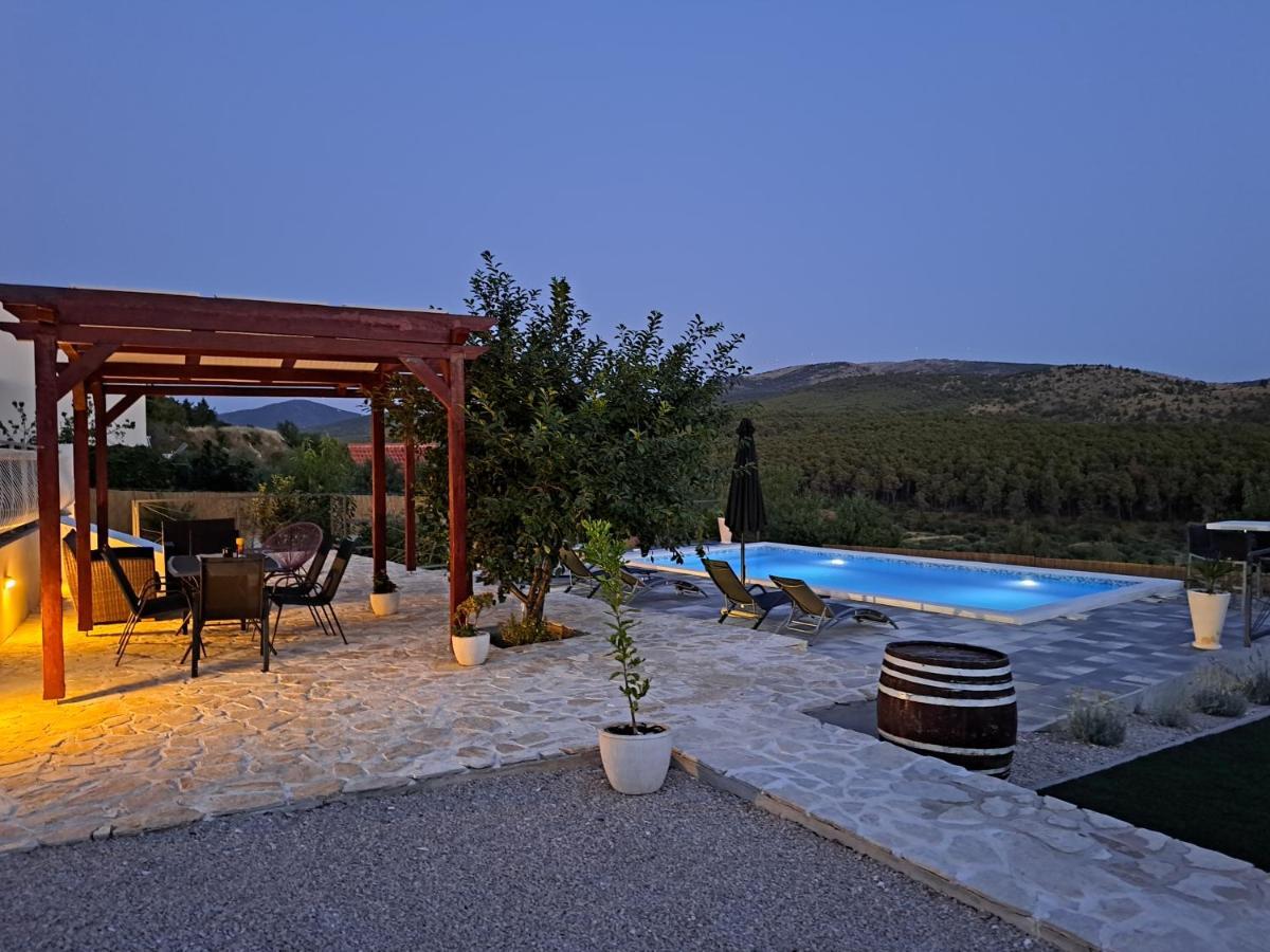 Guest House "The View" - With A Pool Donje Polje Dış mekan fotoğraf